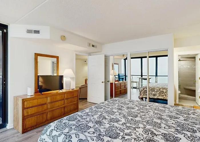 Beachfront With Balcony Ac Washer & Dryer Pools & Game * Ocean City